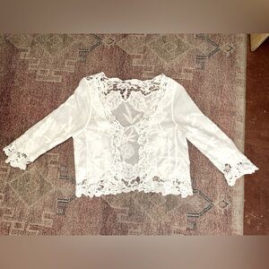 Feminine elegant white crochet detail tie front cardigan no tags size s/m